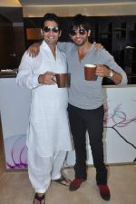 Karanvir Bohra, Amar Upadhyay at the press conference of Life OK_s new reality show Welcome in Mumbai on 18th Jan 2013 (154).JPG